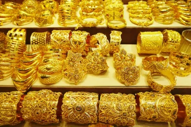 Gold-imports-witness-sharp-Ueibl2vKG4.webp
