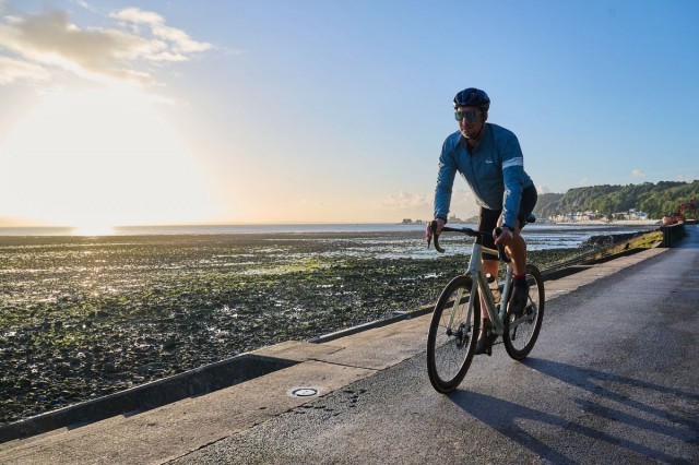 cycling-a1bOq6yRnb.jpg