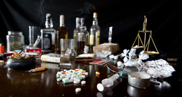 liquor and drug-HDSf9gbKNM.jpg