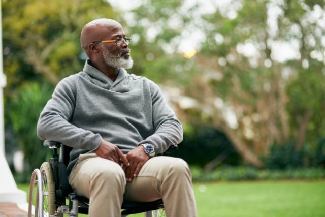 man on wheelchair-rGIlh9orlp.jpg