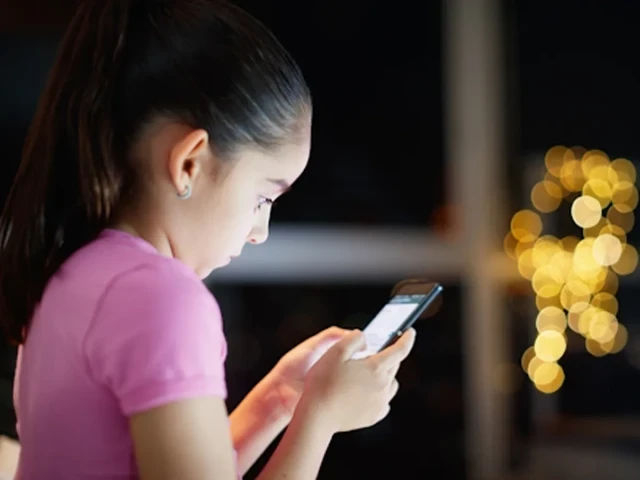 phone-nhkm4MTEXI.webp